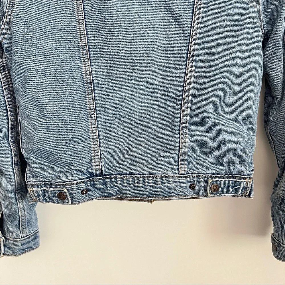 Levi’s Sherpa Lined Denim Trucker Jacket Blue Denim Light Wash Women’s Size S - Picture 8 of 13